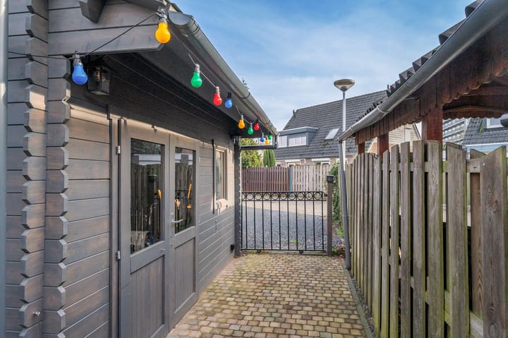 Photo 39 of Baarlosestraat 107