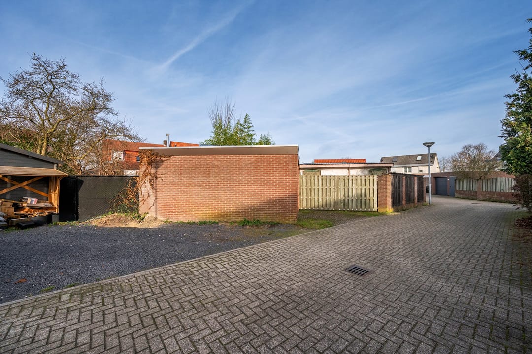 Photo 41 of Baarlosestraat 107