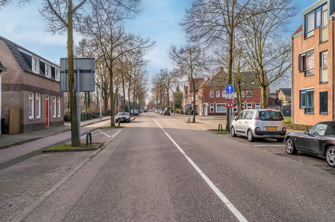 Photo 43 of Baarlosestraat 107