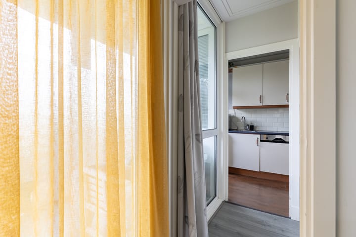 Photo 13 of Asselijnstraat 36