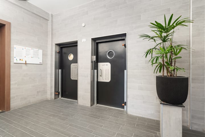 Photo 4 of Maassluisstraat 58