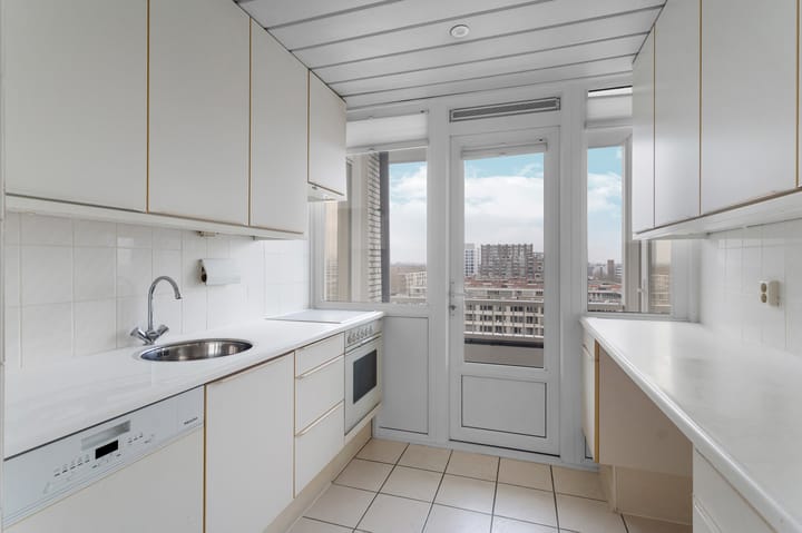 Photo 13 of Maassluisstraat 58