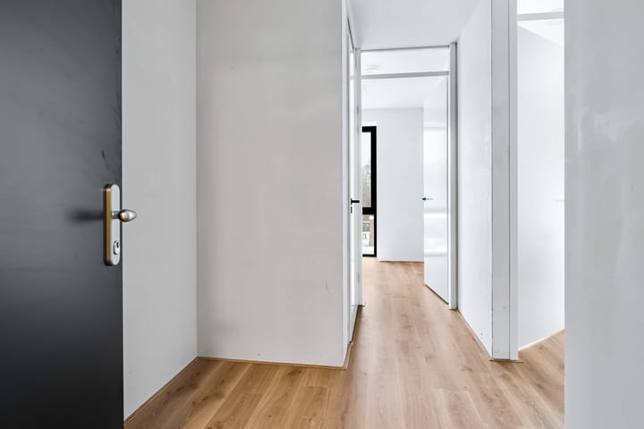 Photo 4 of Esdoornlaan 207