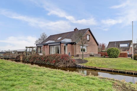 Insteek 24 secondary image