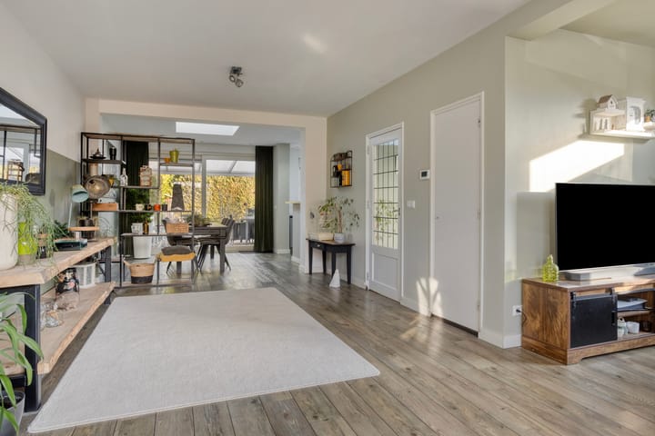 Photo 4 of Hazelaar 99