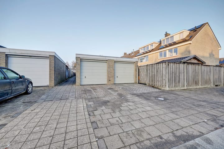 Photo 32 of Atlantischestraat 14