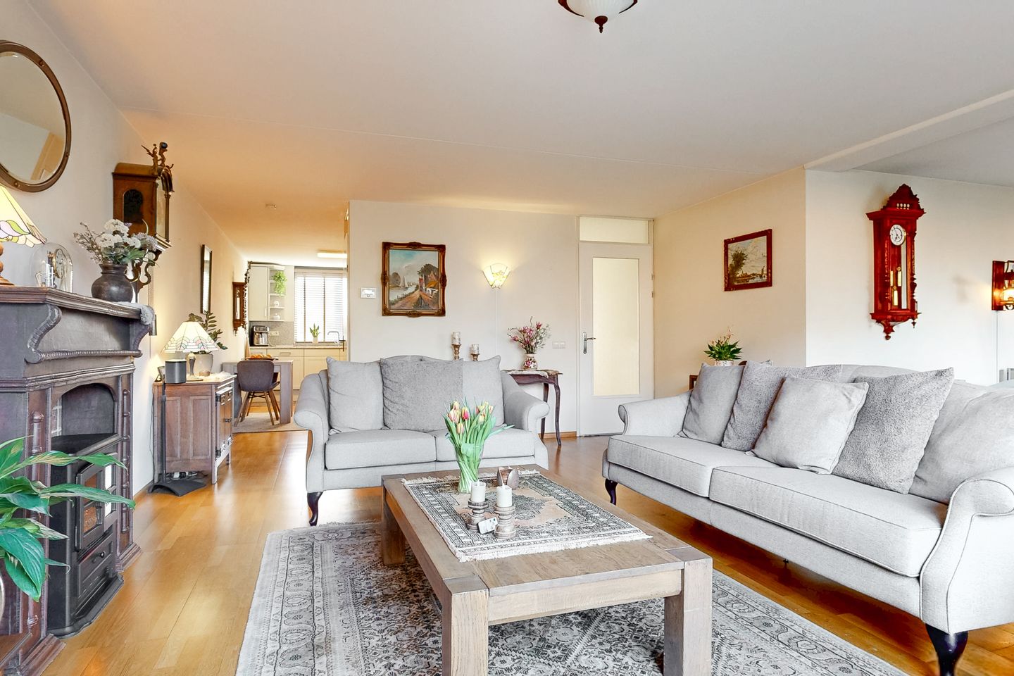 Photo 4 of Zesmorgen 100