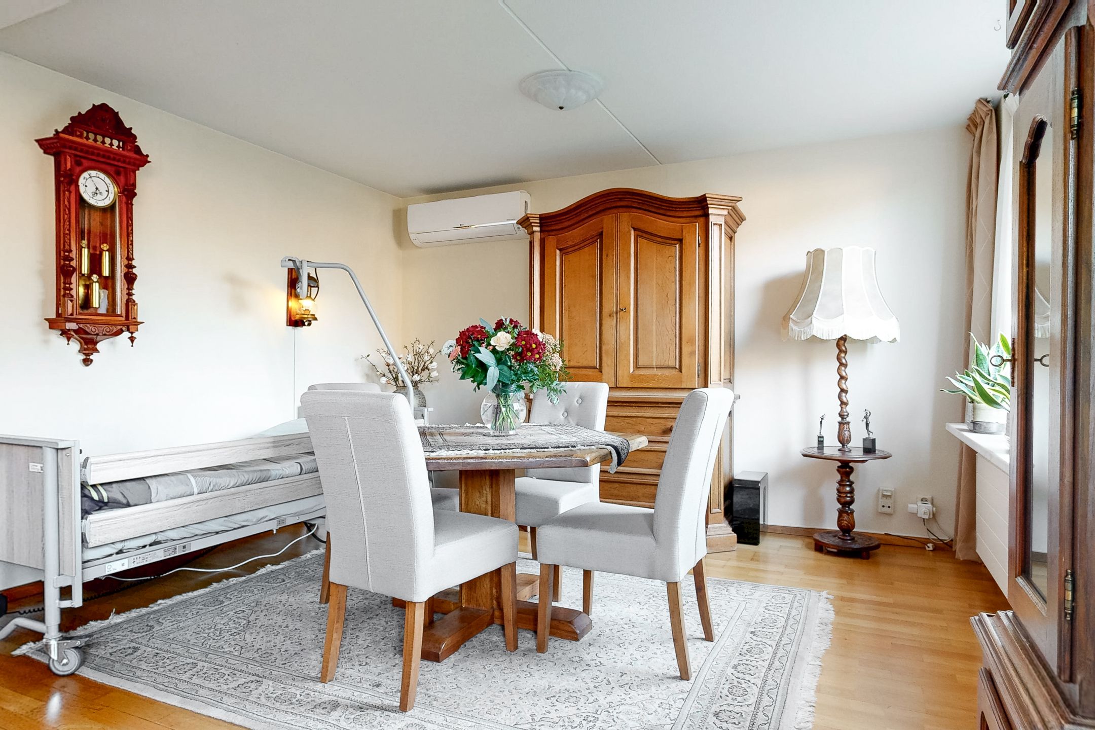 Photo 6 of Zesmorgen 100