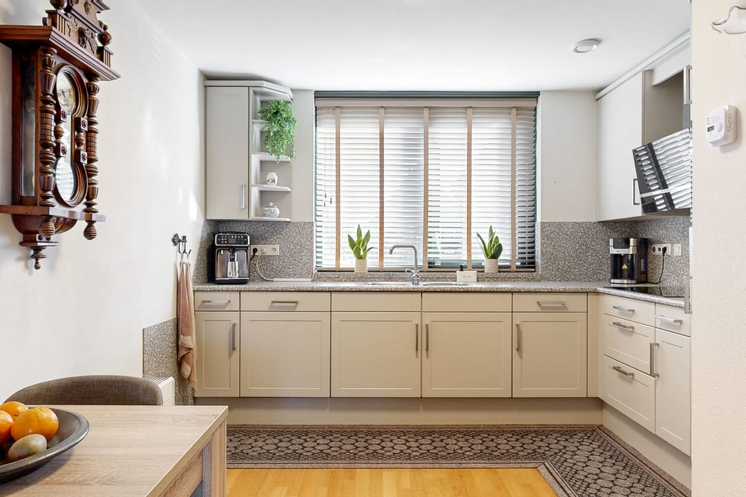 Photo 11 of Zesmorgen 100