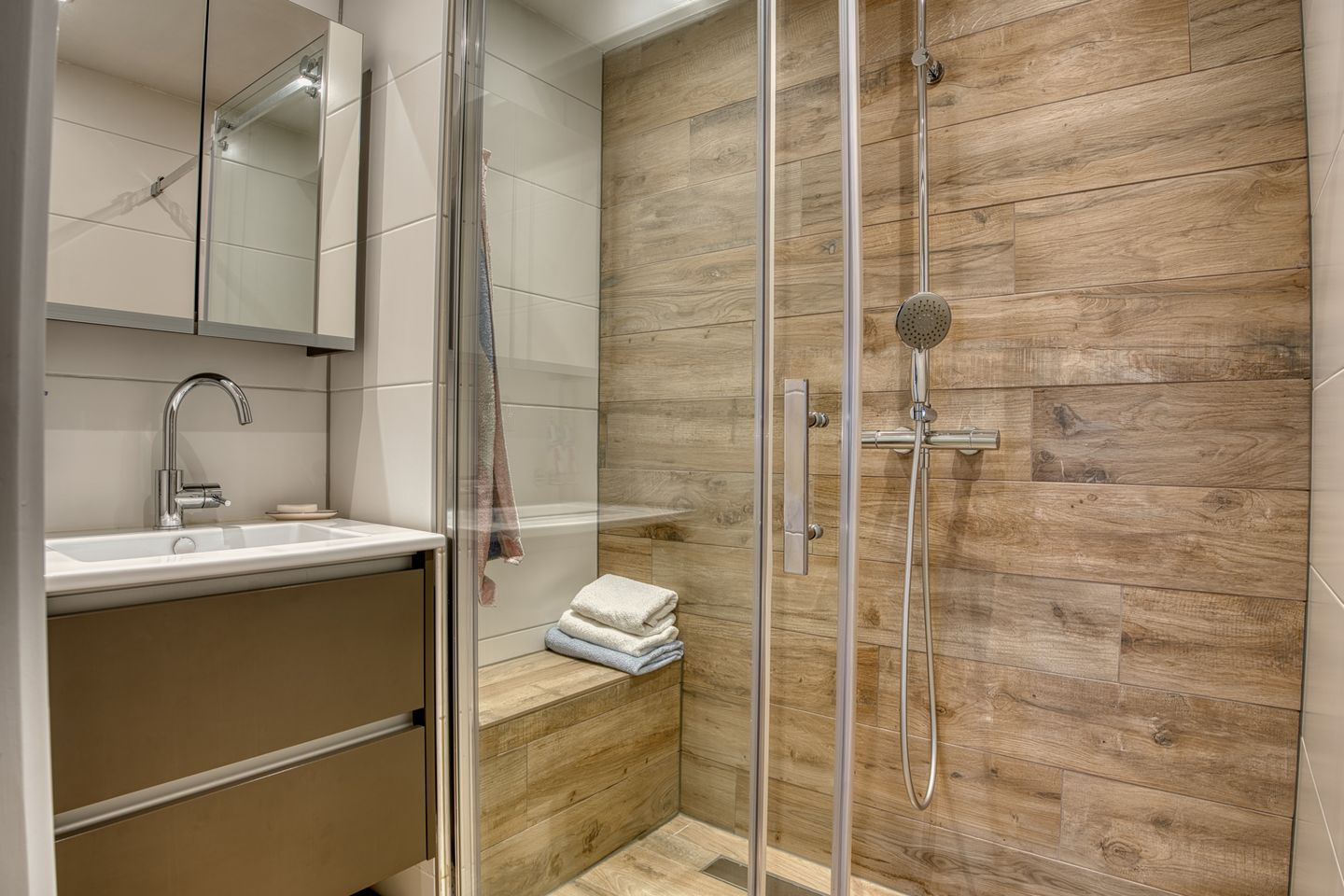 Photo 4 of Roosstraat 158