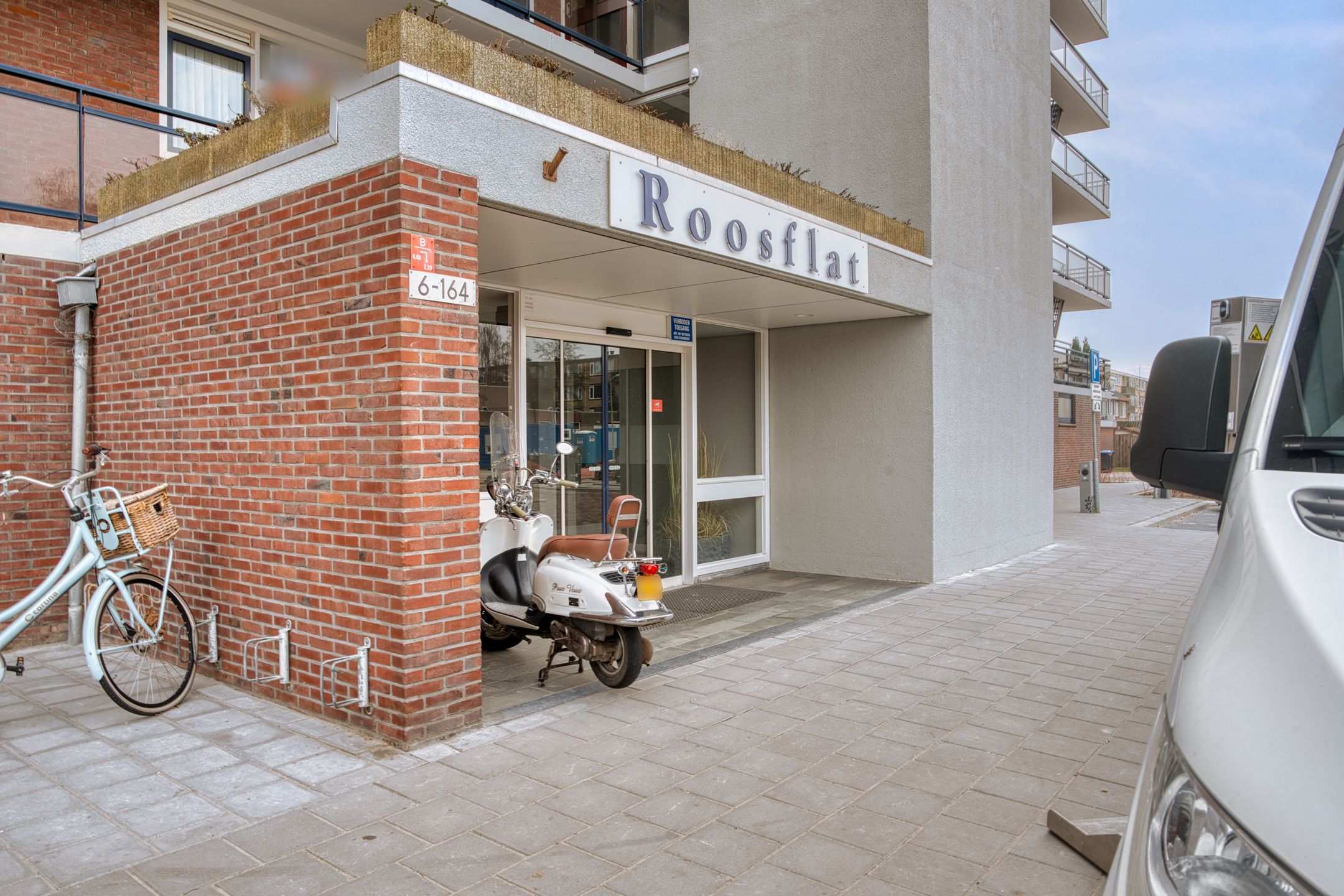 Photo 6 of Roosstraat 158