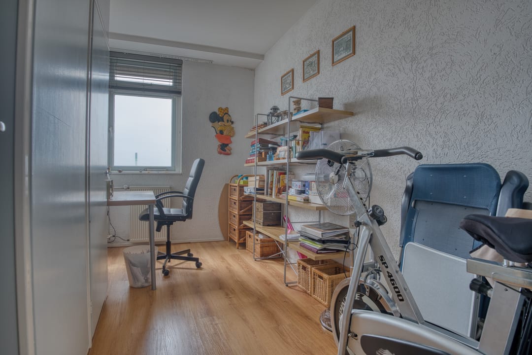 Photo 22 of Roosstraat 158