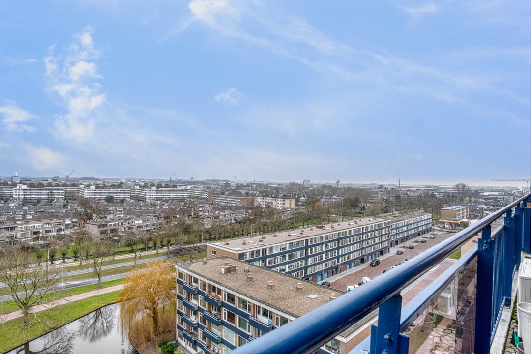 Photo 32 of Roosstraat 158