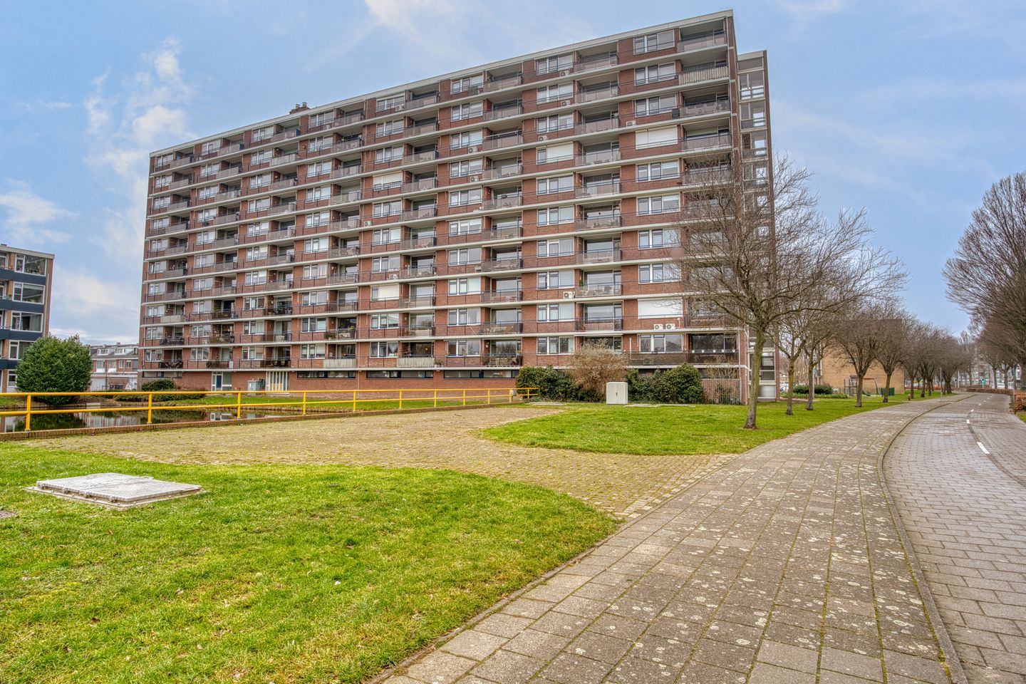 Photo 40 of Roosstraat 158