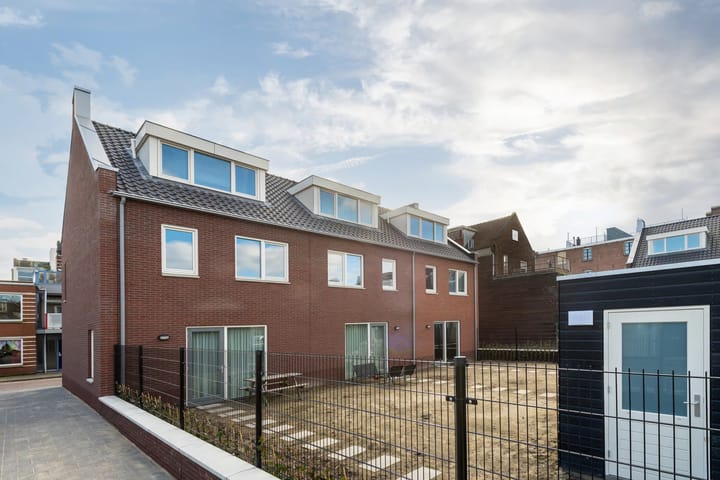 Photo 2 of Willem Beukelszoonstraat 11-C