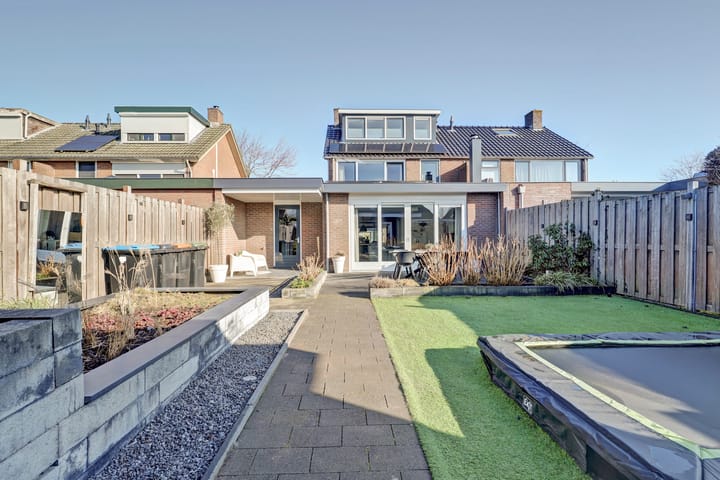 Photo 2 of Jacob van Ruisdaelstraat 33