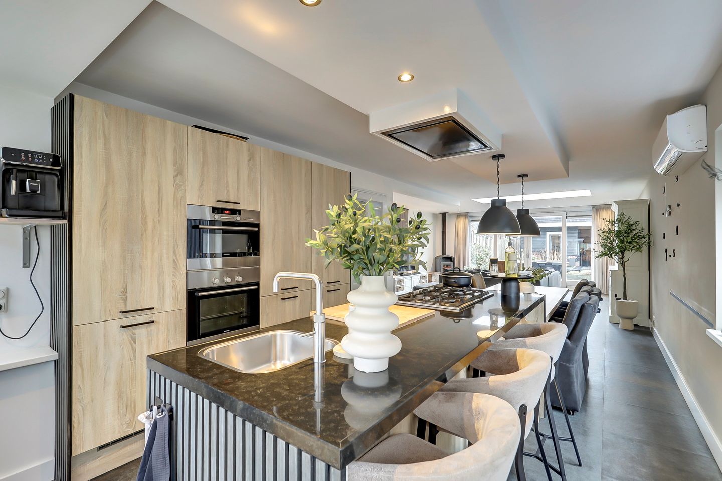 Foto 19 van Jacob van Ruisdaelstraat 33