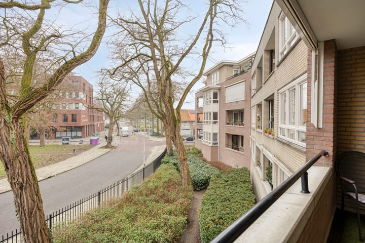 Foto 32 van Tartinistraat 53