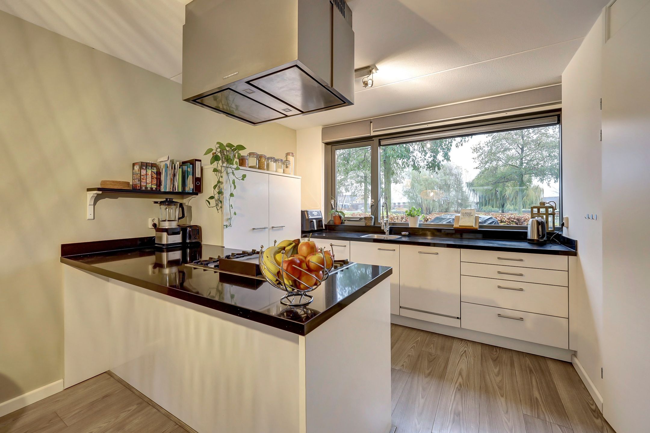 Photo 3 of Smidshamer 30