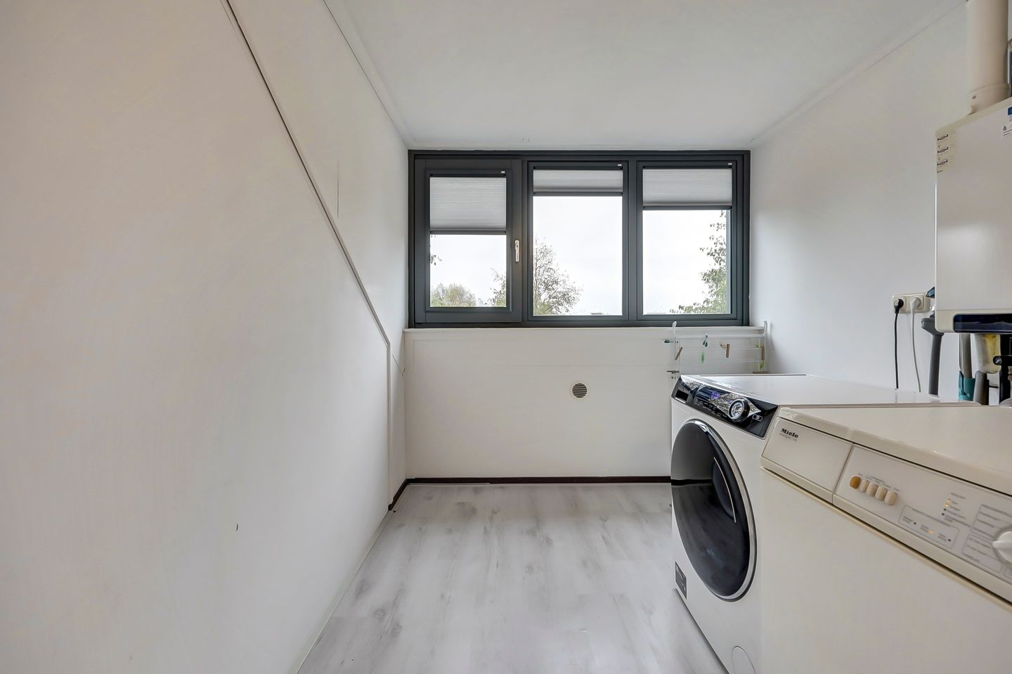 Photo 34 of Smidshamer 30