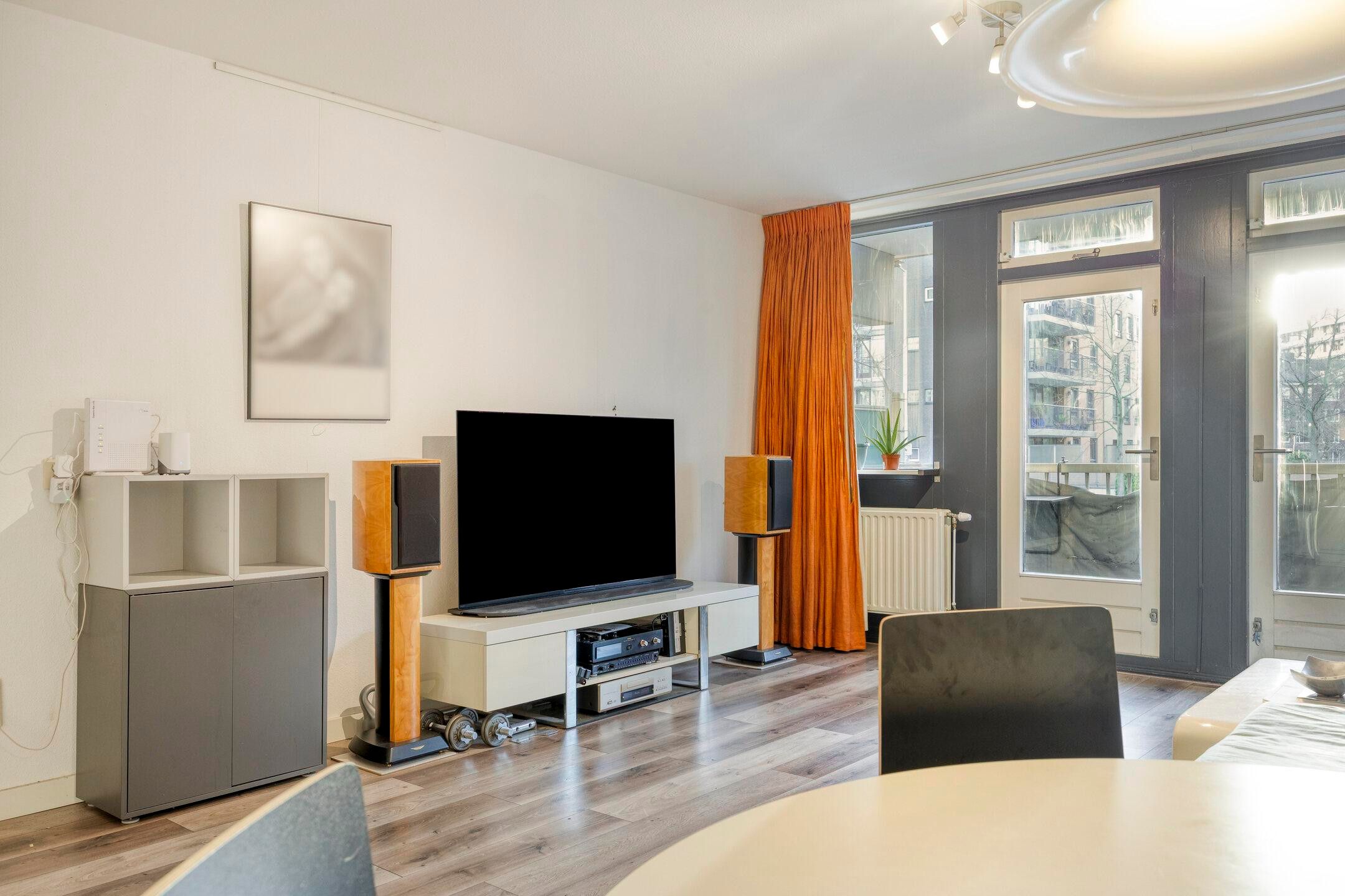 Photo 12 of Graaf Balderikstraat 44