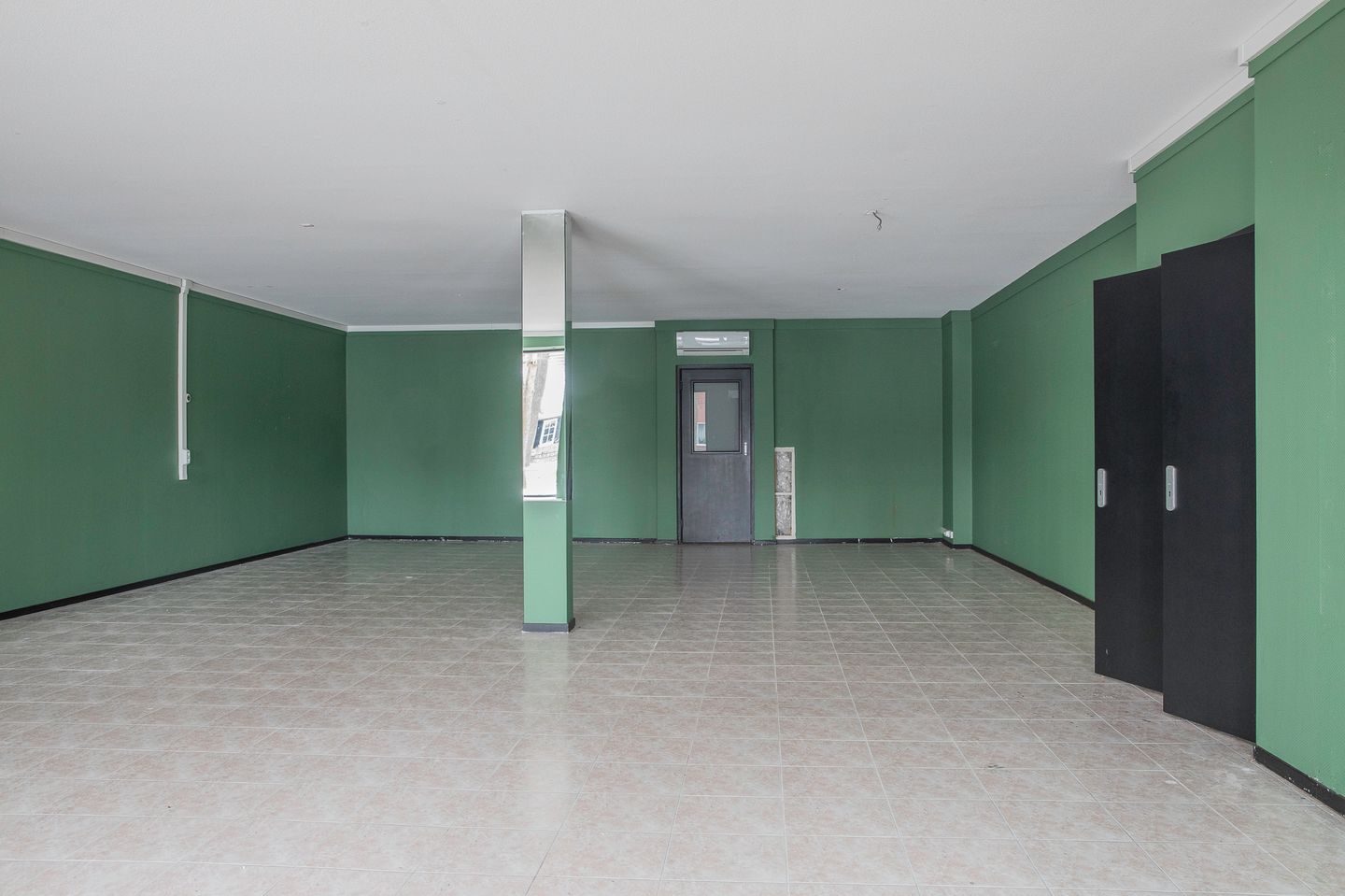 View photo 2 of Hoofdstraat 45