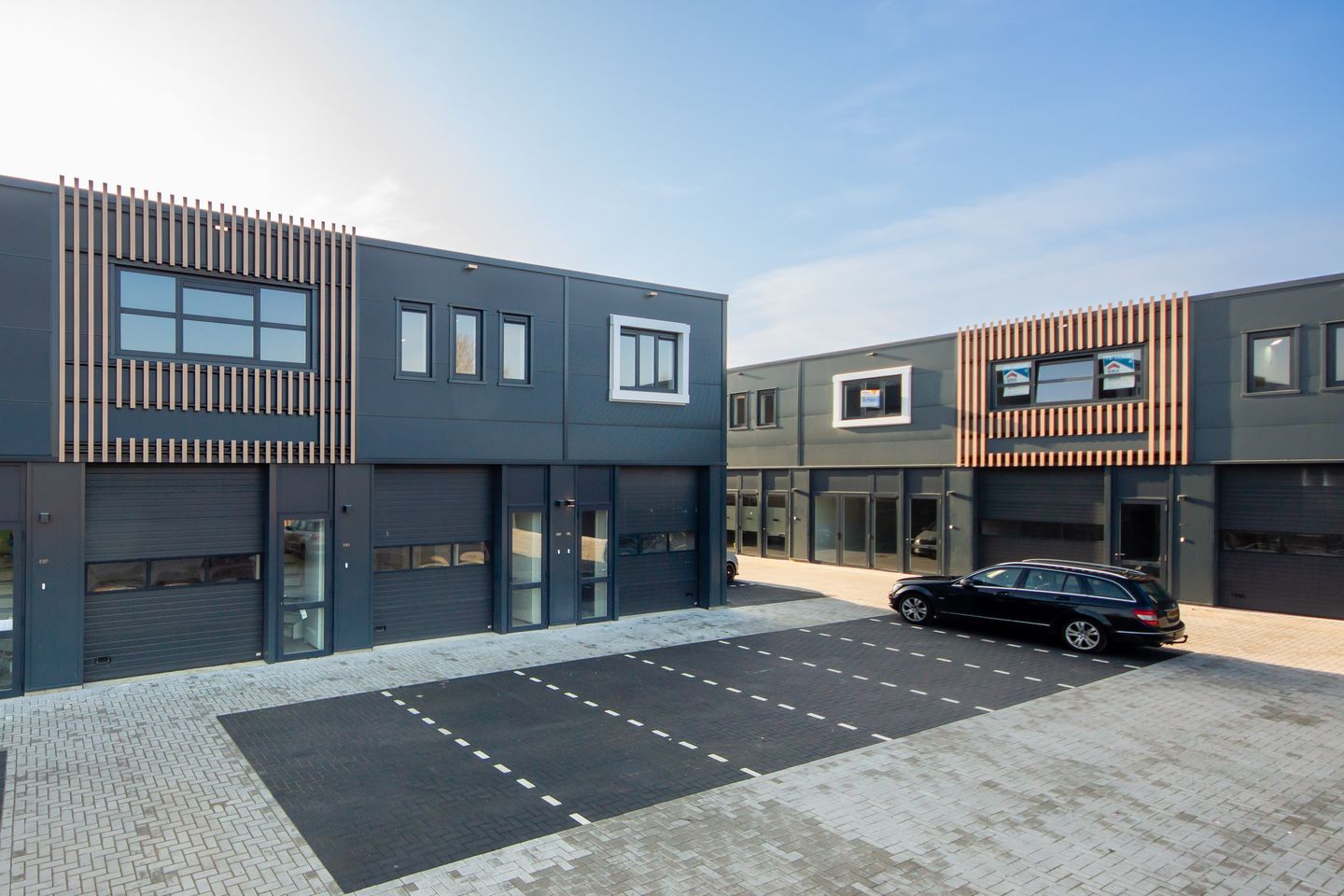 View photo 3 of De Stuwdam 69-M