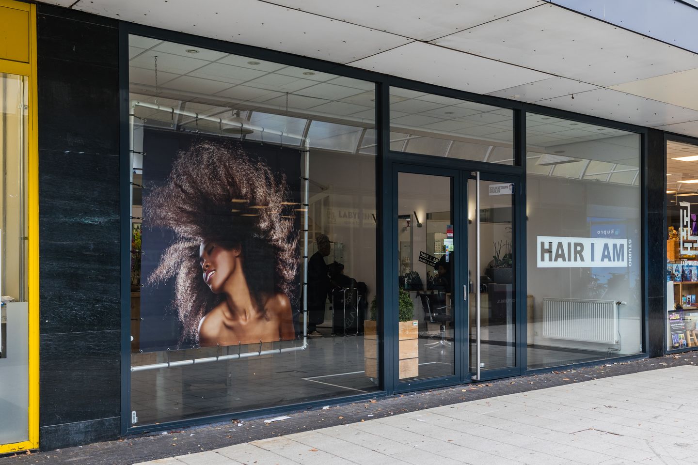 View photo 1 of Schouwburgring 143