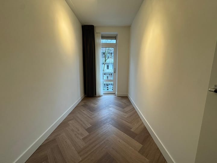 Photo 7 of Ruysdaelstraat 9-2