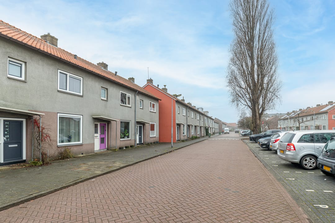 Photo 32 of Meidoornstraat 132