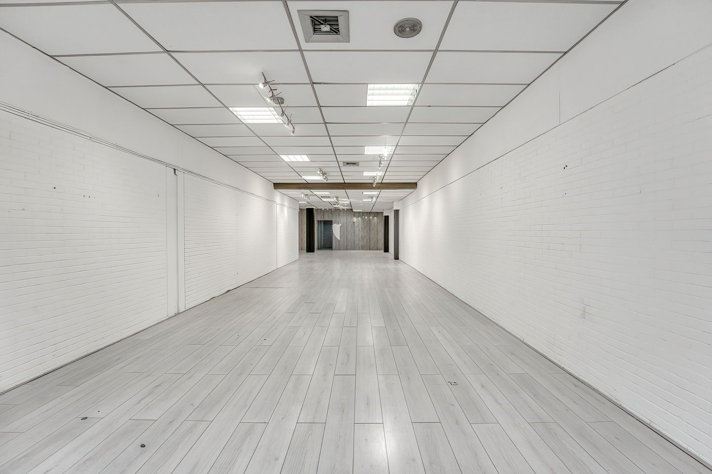 View photo 2 of Hoofdstraat 243