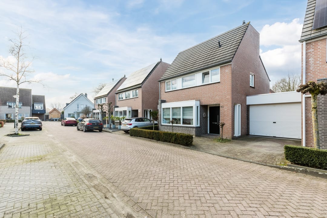 Photo 32 of Bieslook 60