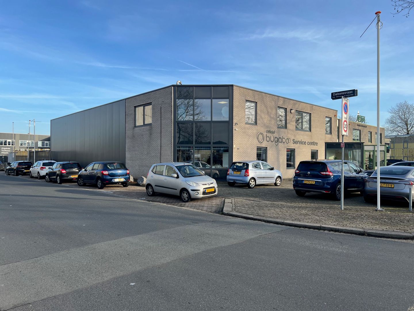 View photo 3 of Pieter Zeemanweg 121