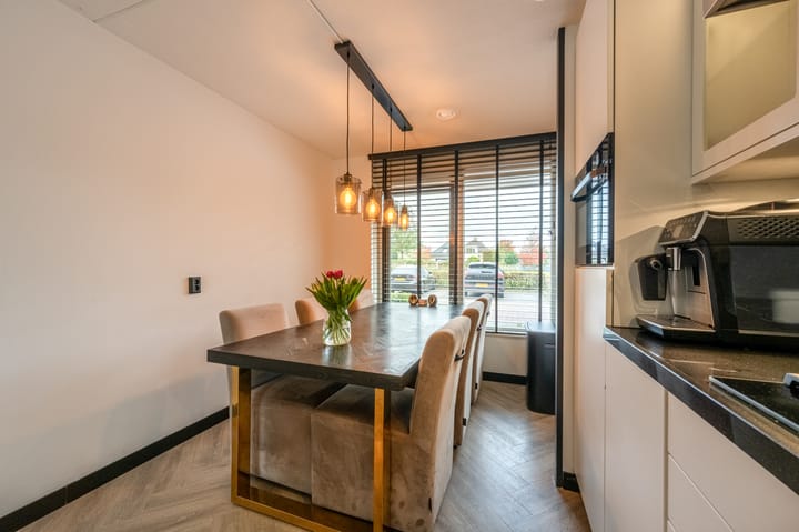 Photo 9 of Edelman 7