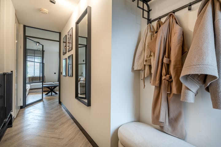 Photo 11 of Edelman 7