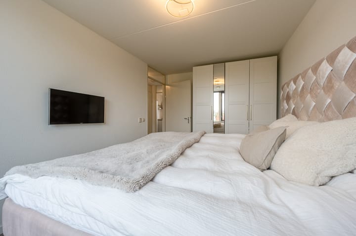 Photo 14 of Edelman 7