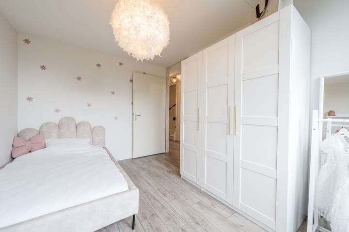 Photo 18 of Edelman 7