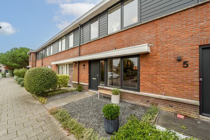 Photo 30 of Edelman 7