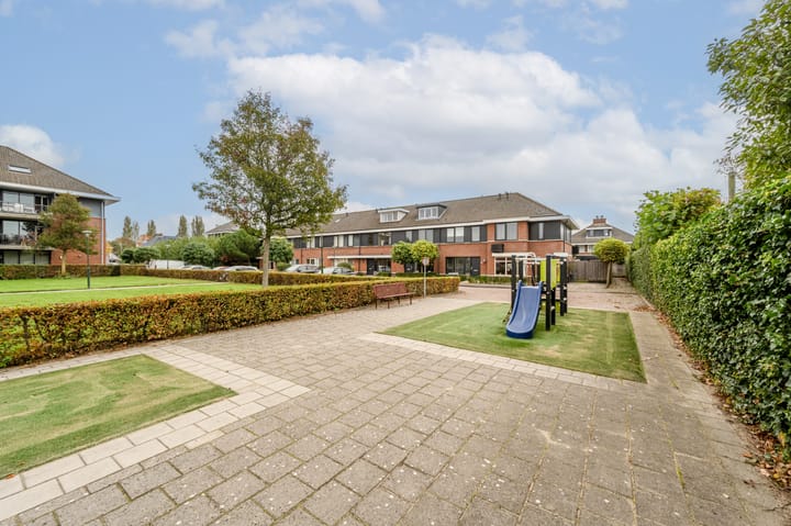 Photo 33 of Edelman 7