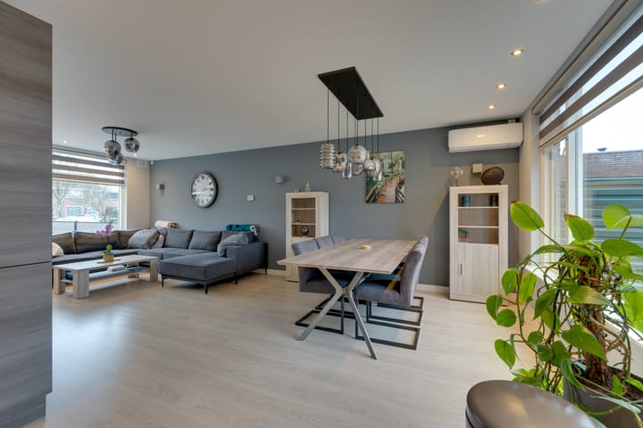 Photo 3 of Broekerhavenplantsoen 15