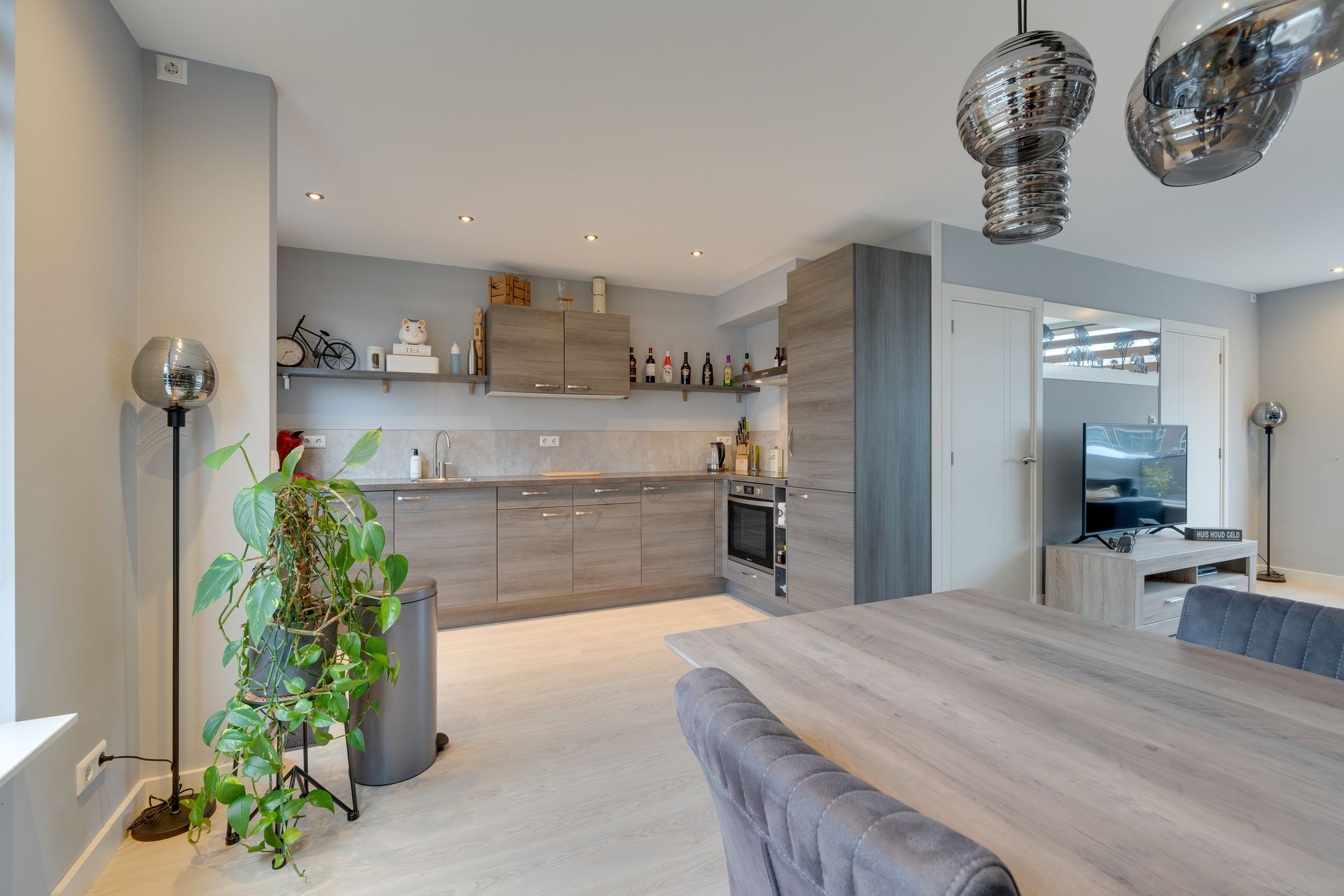 Photo 18 of Broekerhavenplantsoen 15