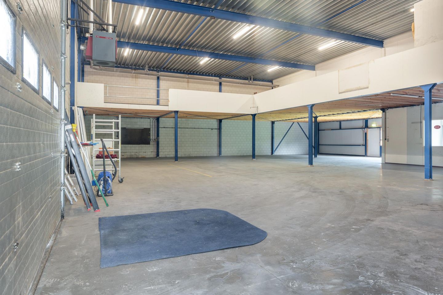 View photo 2 of de Kuinder 3-4