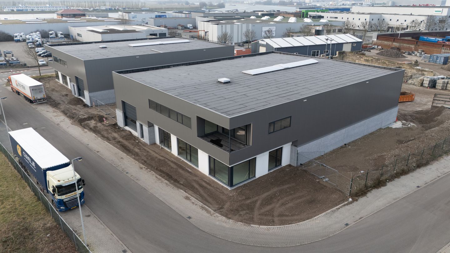 View photo 1 of Pieter Hoebeeweg 8