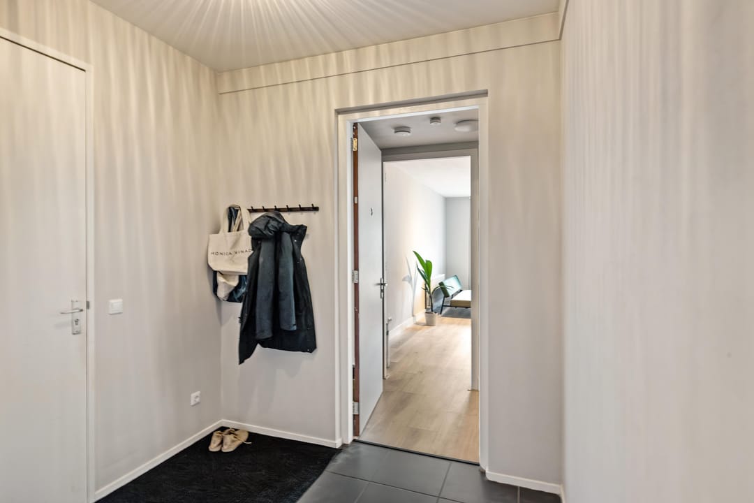 Foto 8 van Meeuwerderweg 75-3