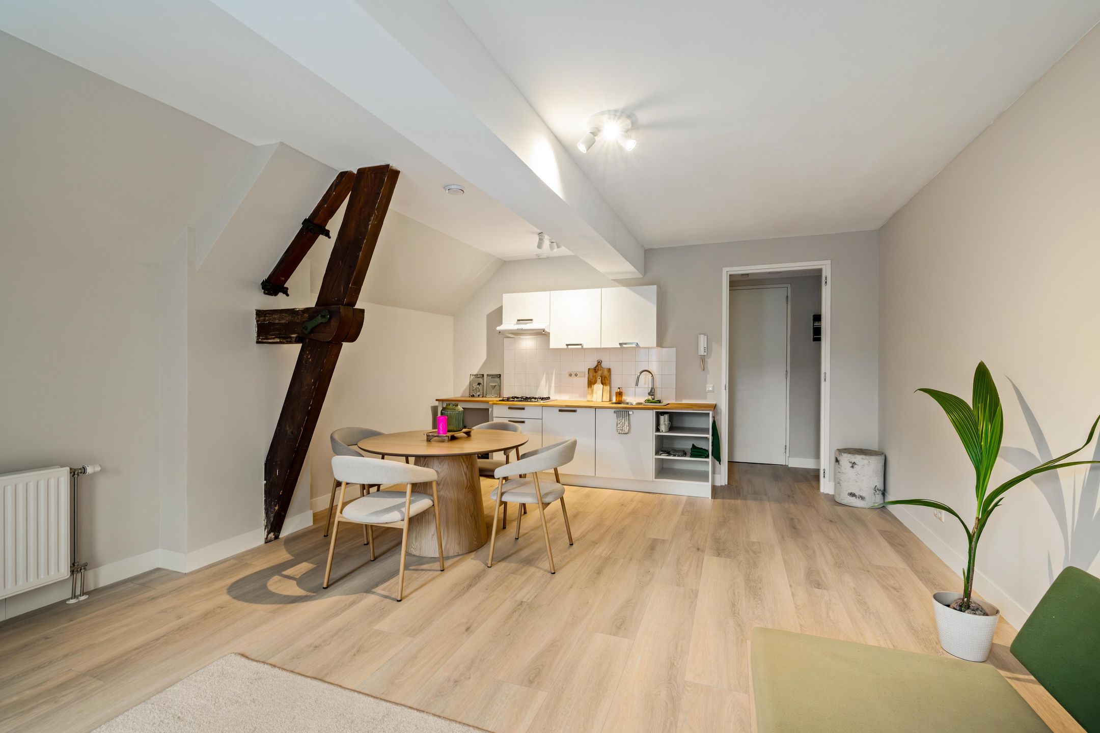 Foto 12 van Meeuwerderweg 75-3