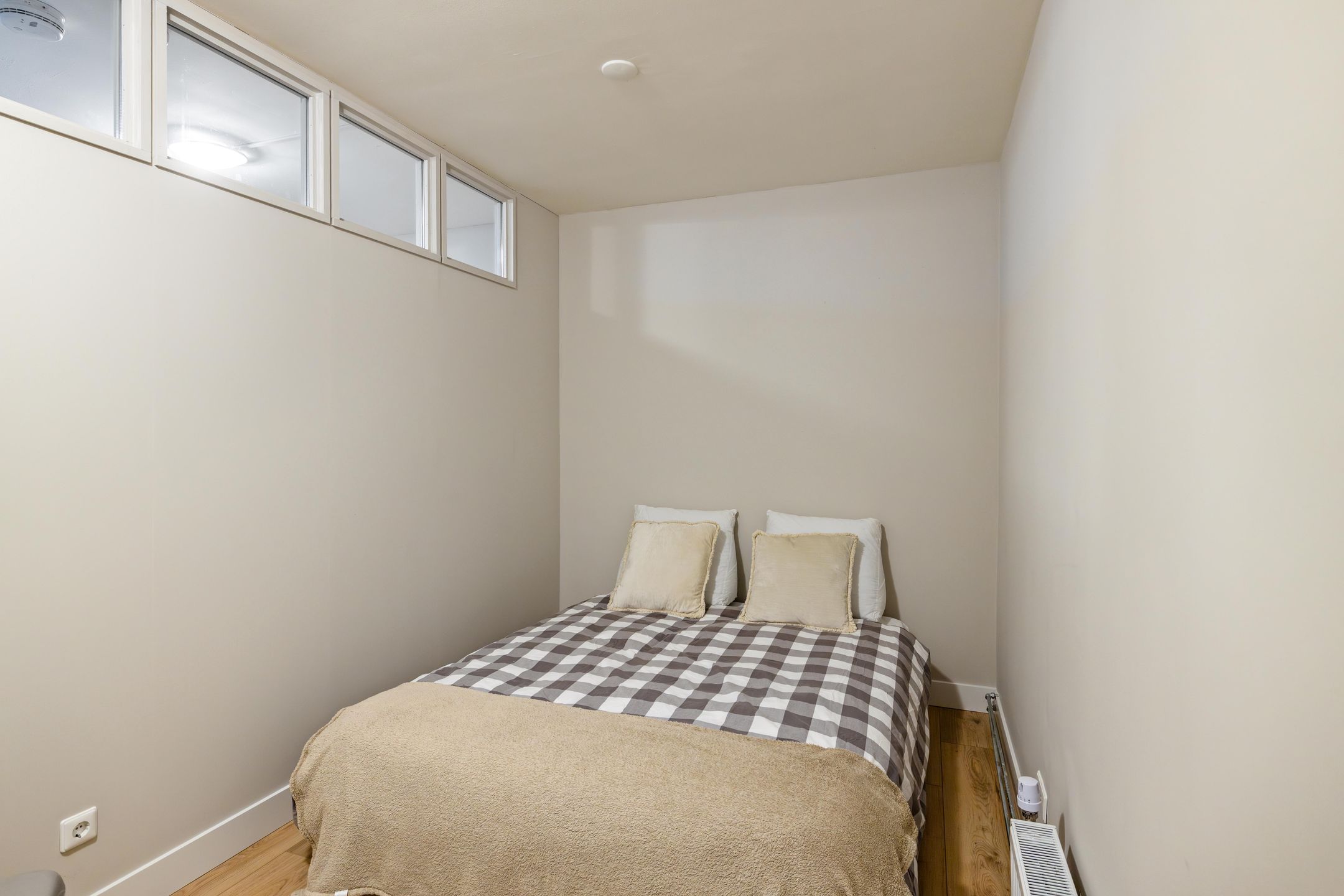 Foto 15 van Meeuwerderweg 75-3