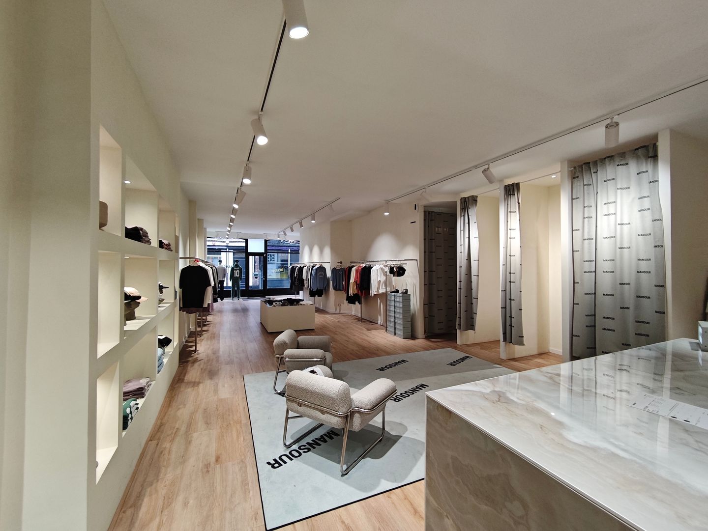 View photo 4 of Halstraat 27