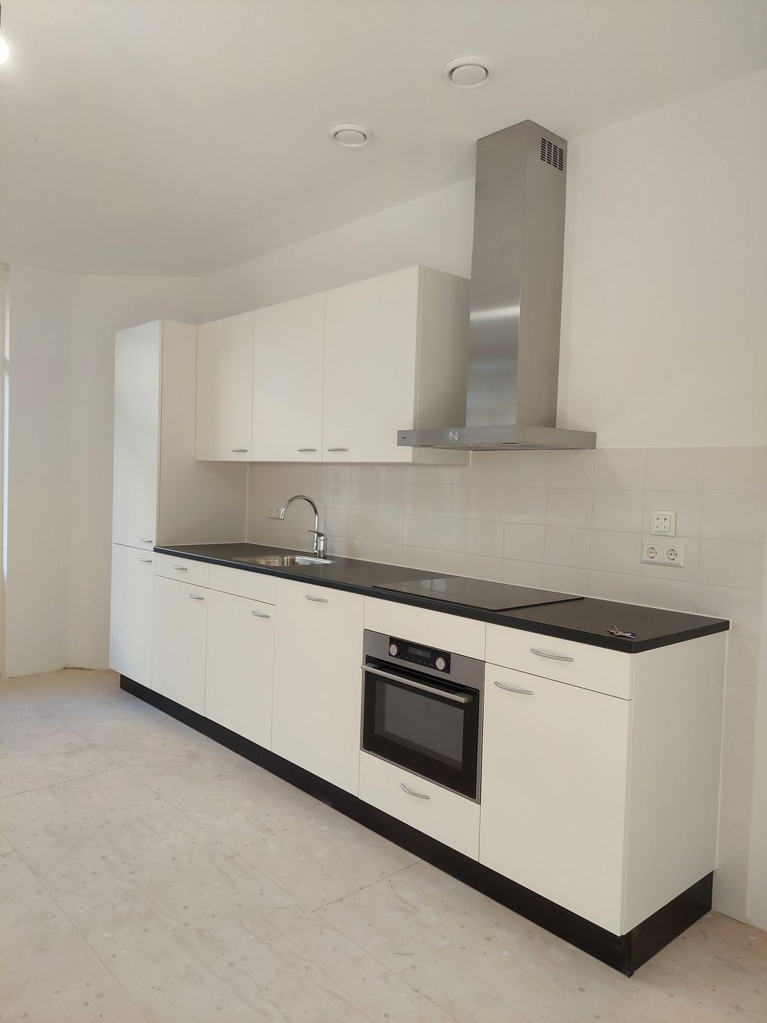 Photo 7 of Roerstraat 64