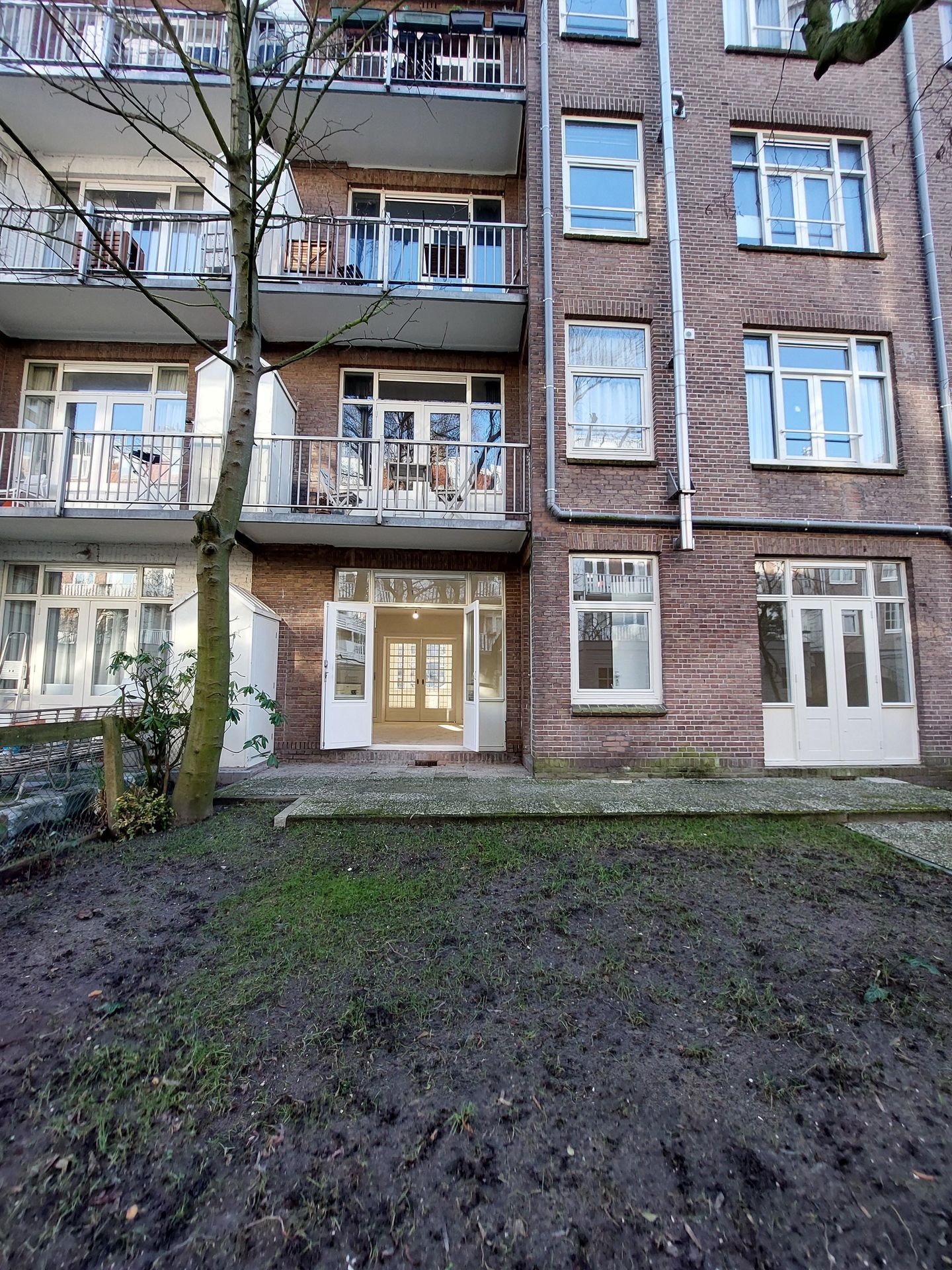 Photo 10 of Roerstraat 64