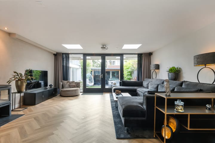 Photo 4 of Plutolaan 12